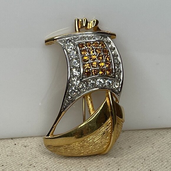 Burberry Vintage Sailing Ship Brooch Pin Pave Crystal Gold Plate 1.75" X 1" - Picture 9 of 9